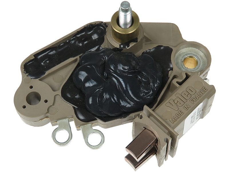 Alternator voltage regulator