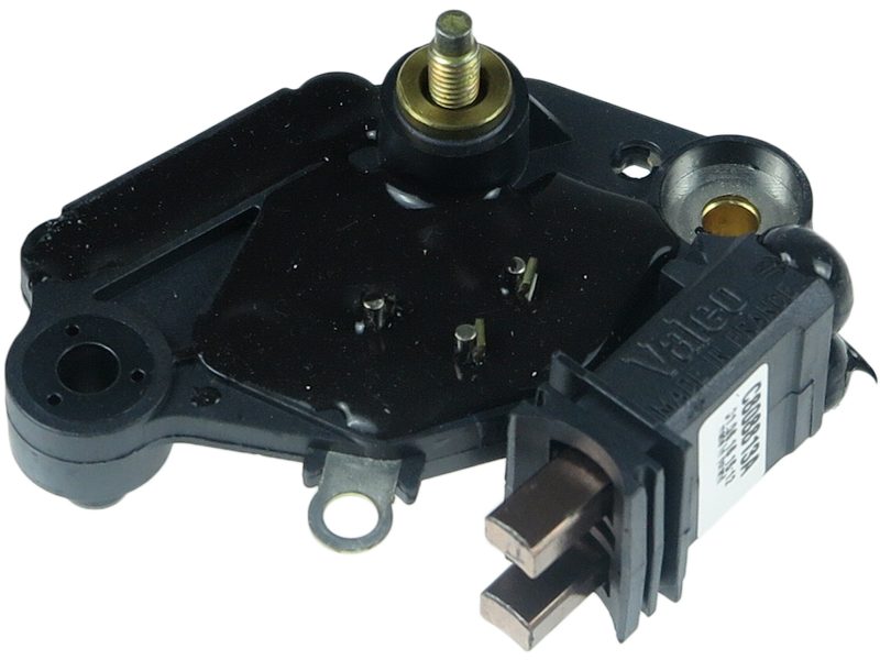 Alternator voltage regulator