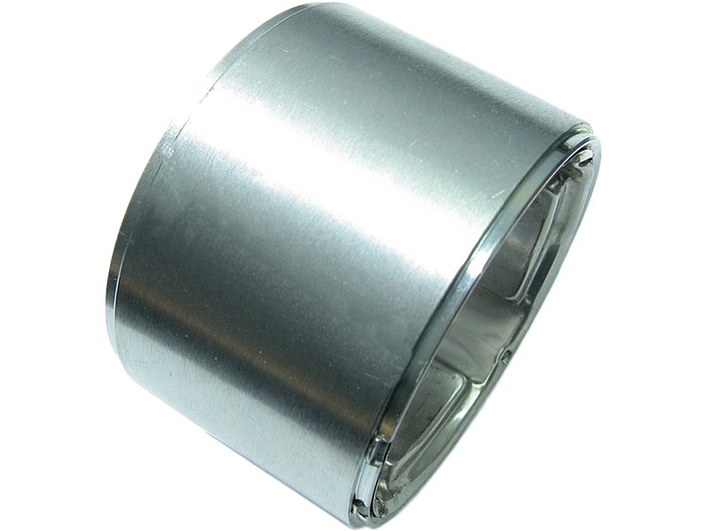 Starter motor housing with magnets