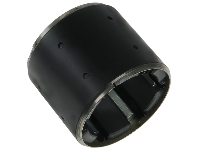Starter motor housing with magnets