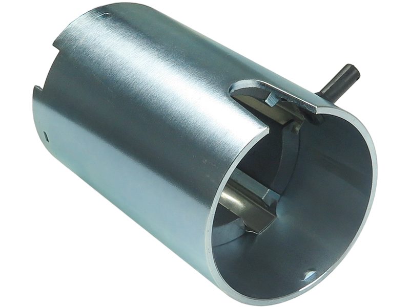Starter motor housing with magnets
