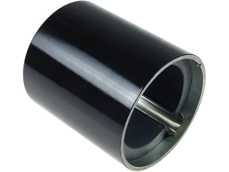 Starter motor housing with magnets