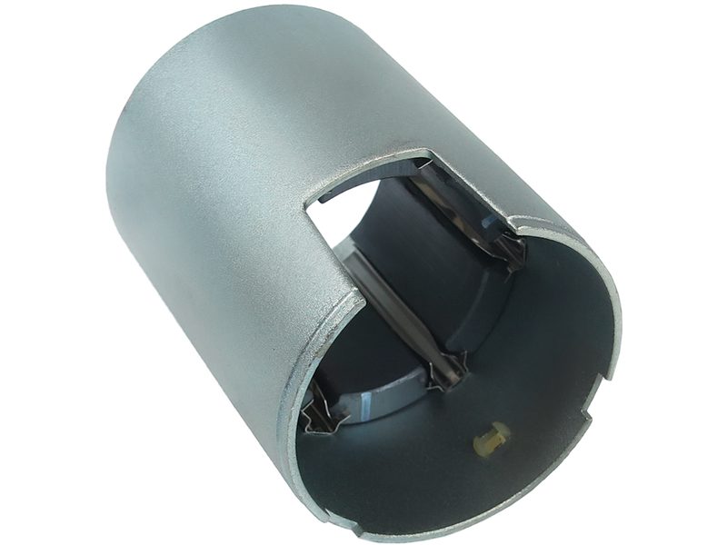 Starter motor housing with magnets