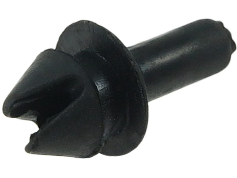 Starter motor drain grommet