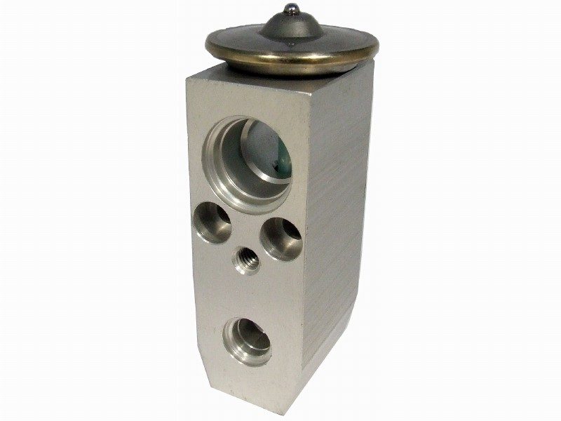 Expansion valve, air conditioning